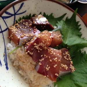 特製ダレで★氷見寒ブリの厚切り漬け丼